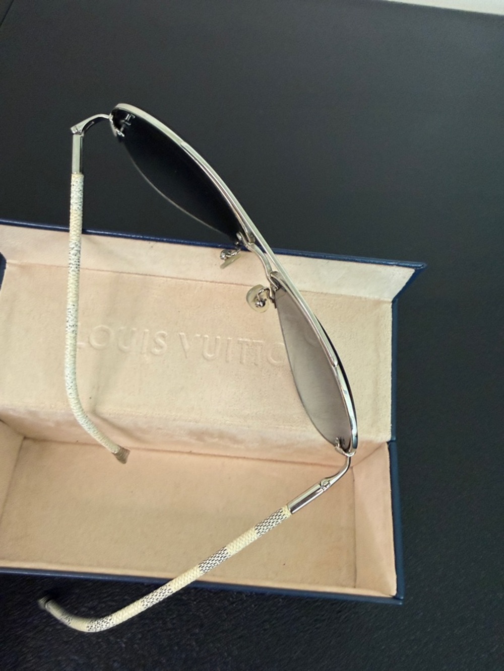 Louis Vuitton Silver and Black Gradient Aviator Sunglasses - Picture 4 of 8